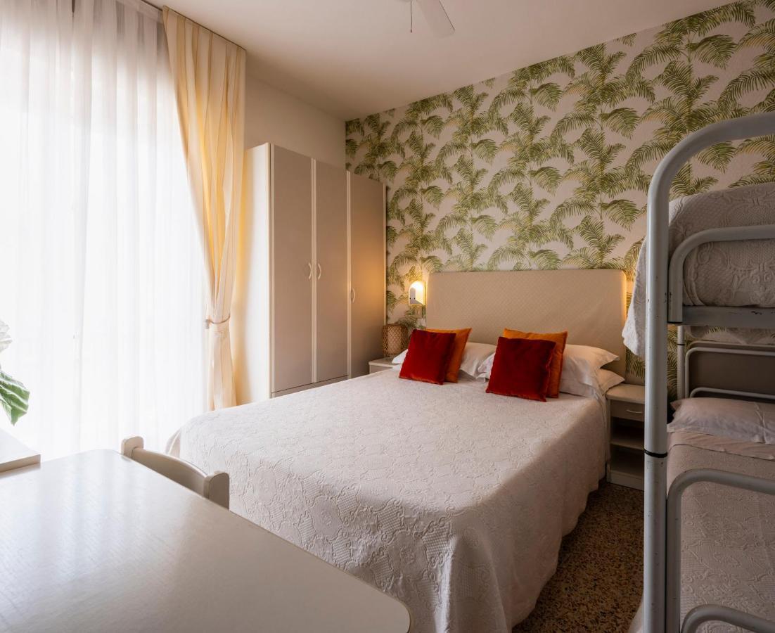 Hotel Maarea Milano Marittima Exterior photo