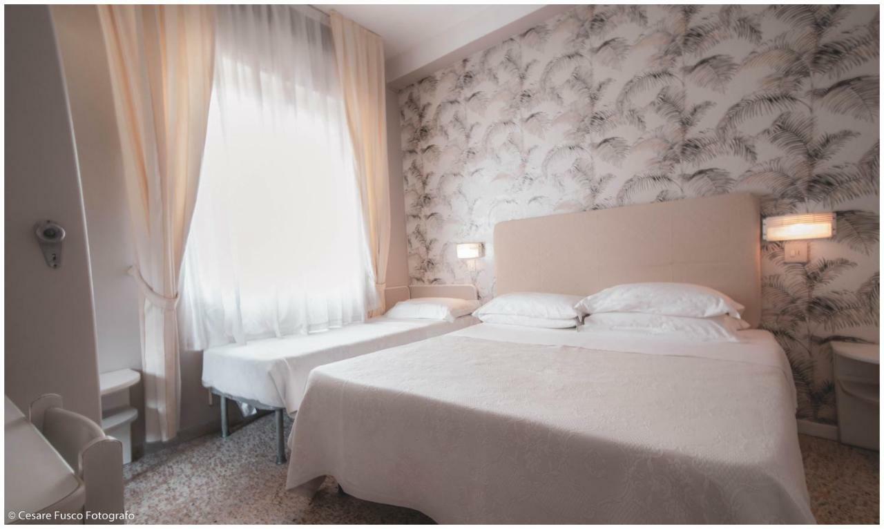 Hotel Maarea Milano Marittima Exterior photo